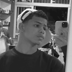 Foto em preto e branco de Danilo