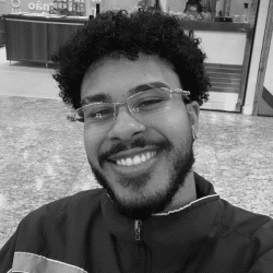 Foto em preto e branco de Matheus